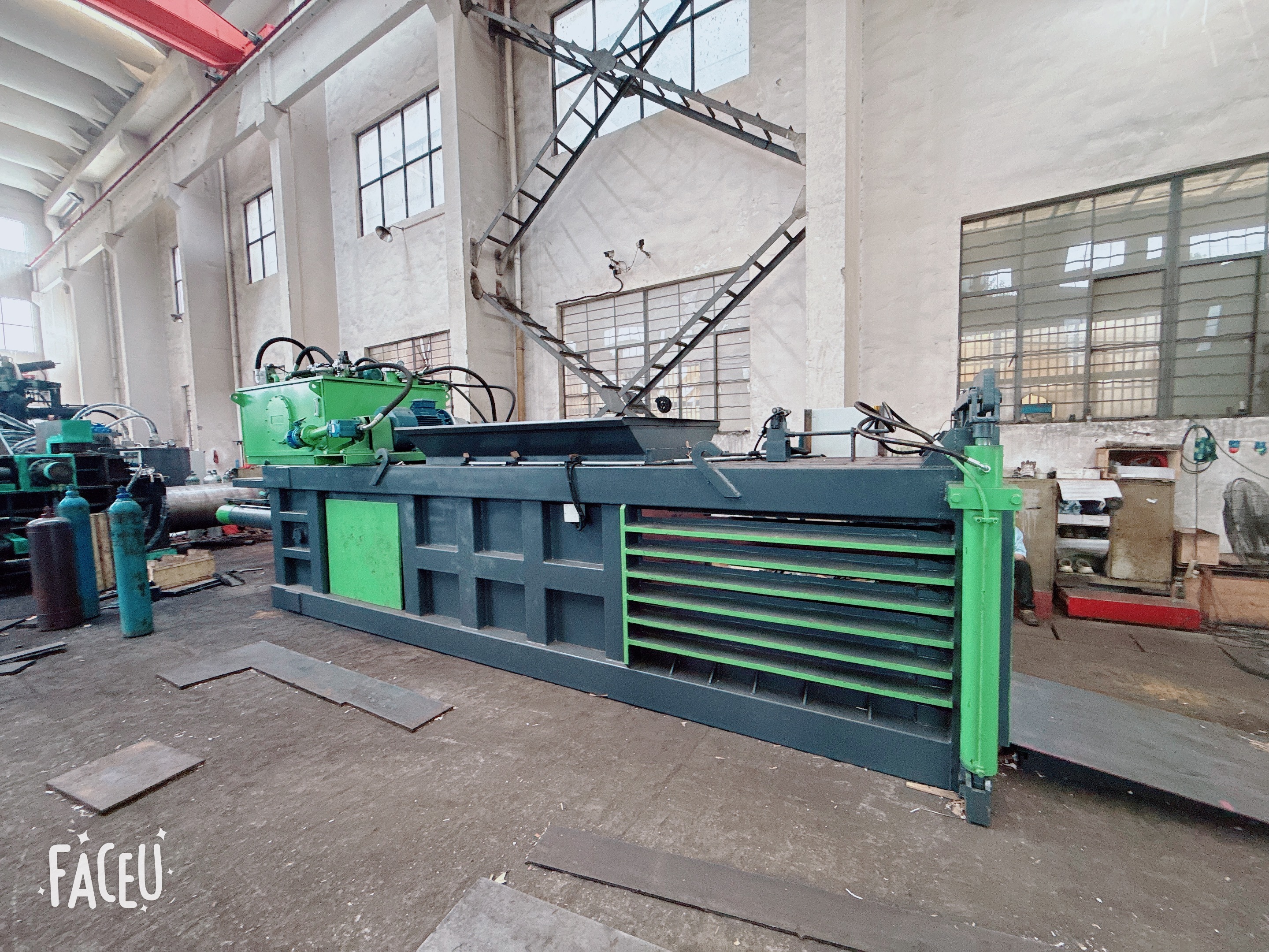 সর্বশেষ কোম্পানি ব্লগ সম্পর্কে মিশ্রিত উপকরণগুলির জন্য একটি ব্যালার কীভাবে চয়ন করবেনঃ ওসিসি এবং হালকা প্লাস্টিকের প্যাকেজিংয়ের জন্য ব্যালিং কৌশল